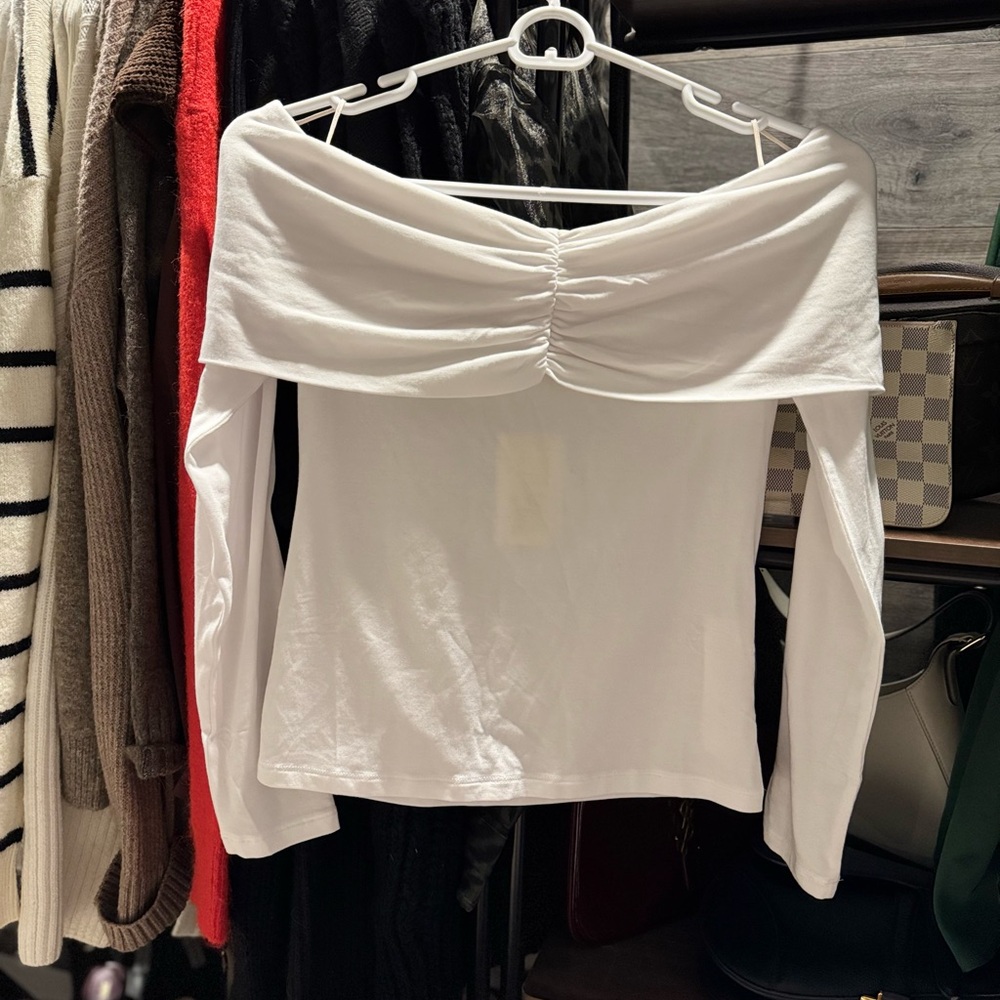 Wilfred White Off-Shoulder Long Sleeve Top